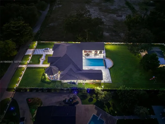 $4,180,000 | 9815 Southwest 114th Street, Miami, FL 33176