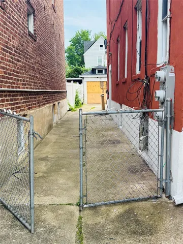 $770,000 | 237-12 92nd Road | Queens Village