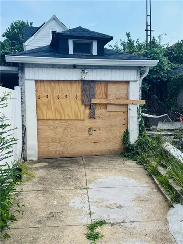 $770,000 | 237-12 92nd Road | Queens Village