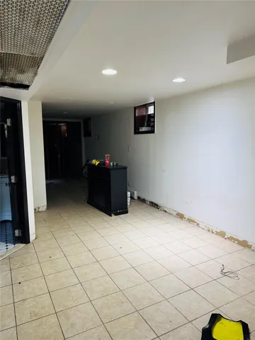 $770,000 | 237-12 92nd Road | Queens Village