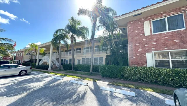 $1,995 | 2800 Northeast 28th Street, Unit 14, Lighthouse Point, FL 33064