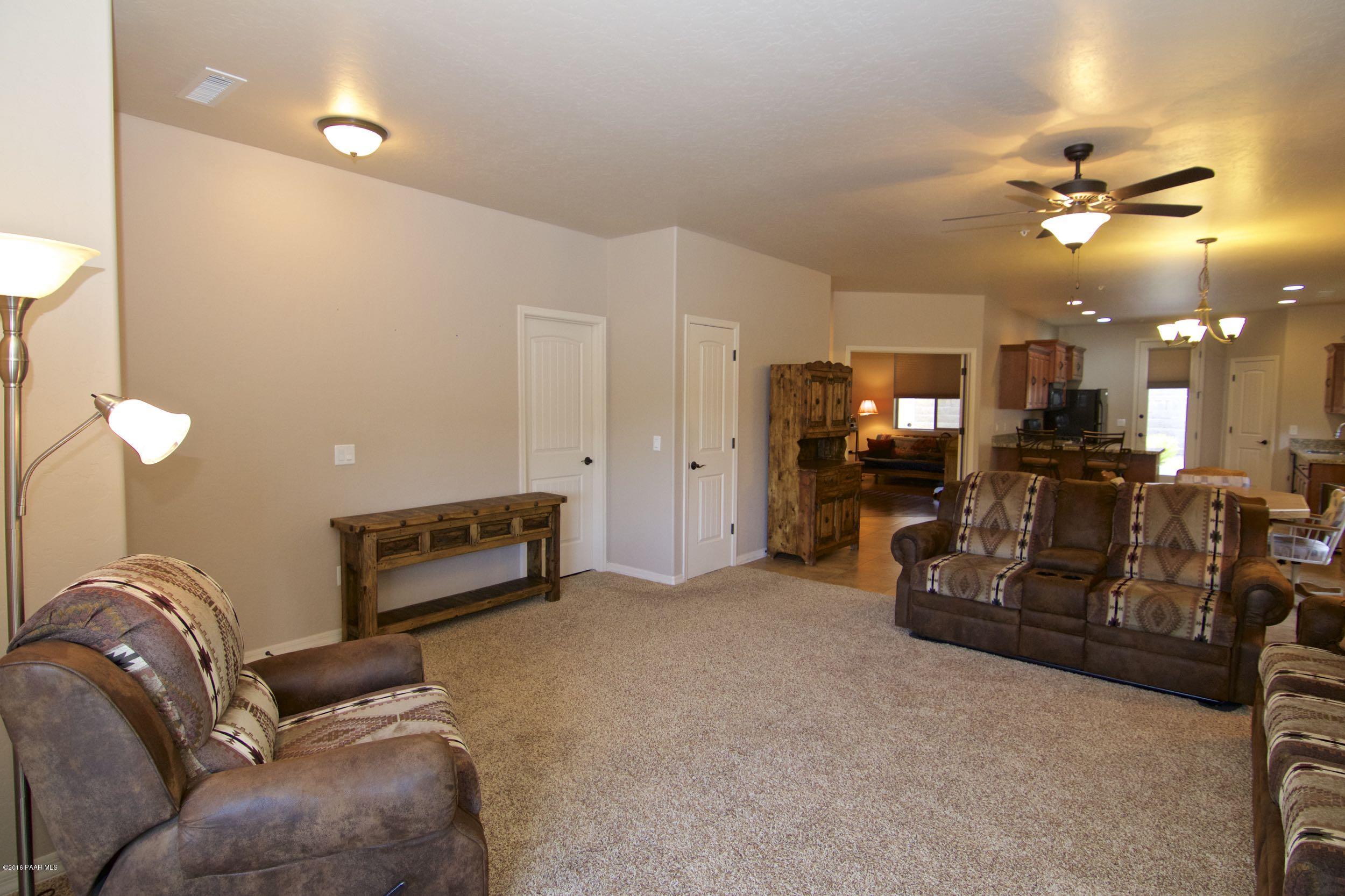 347 Breezy Road Prescott, AZ 86301 - Photo 14 of 28 Living room