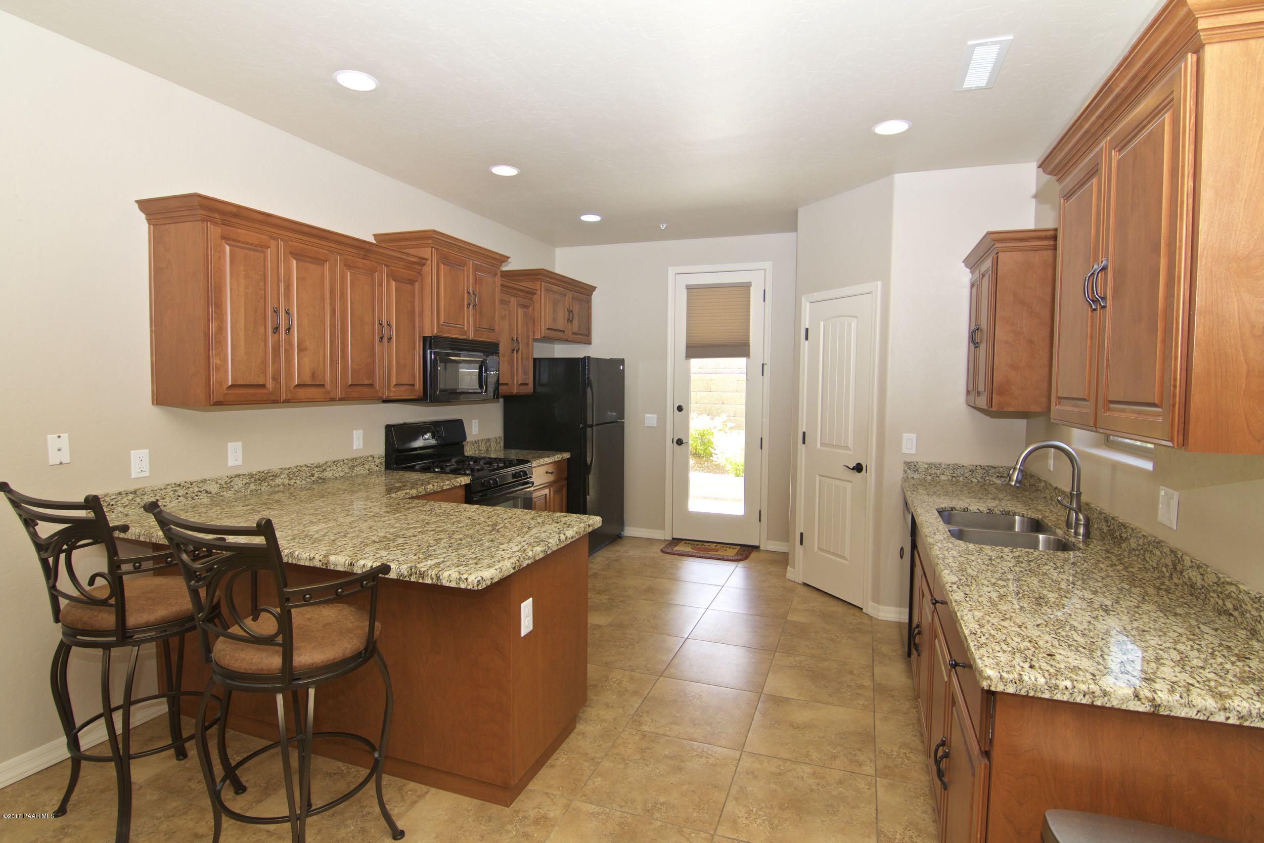 347 Breezy Road Prescott, AZ 86301 - Photo 17 of 28 Plenty of work space