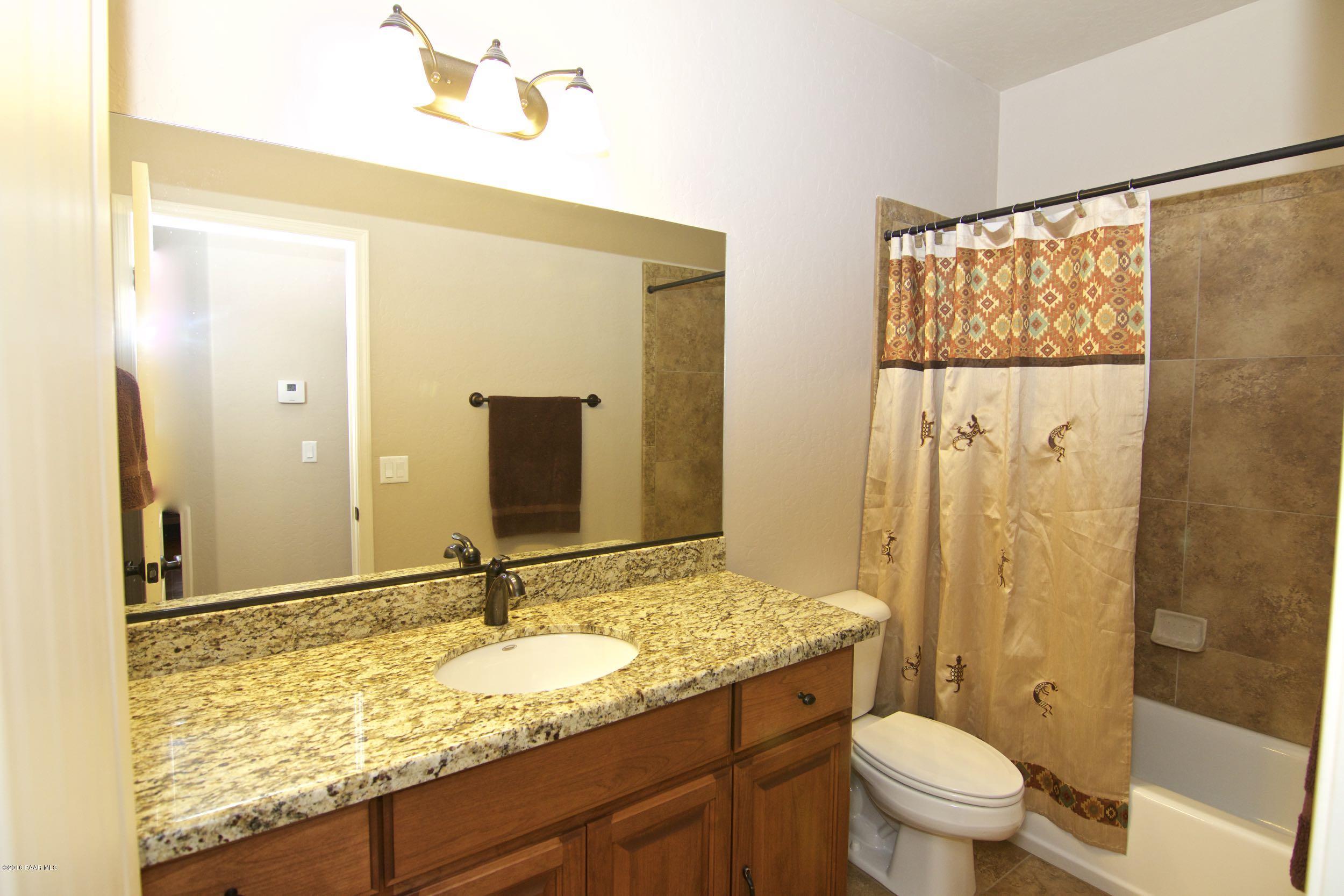347 Breezy Road Prescott, AZ 86301 - Photo 20 of 28 Guest bath