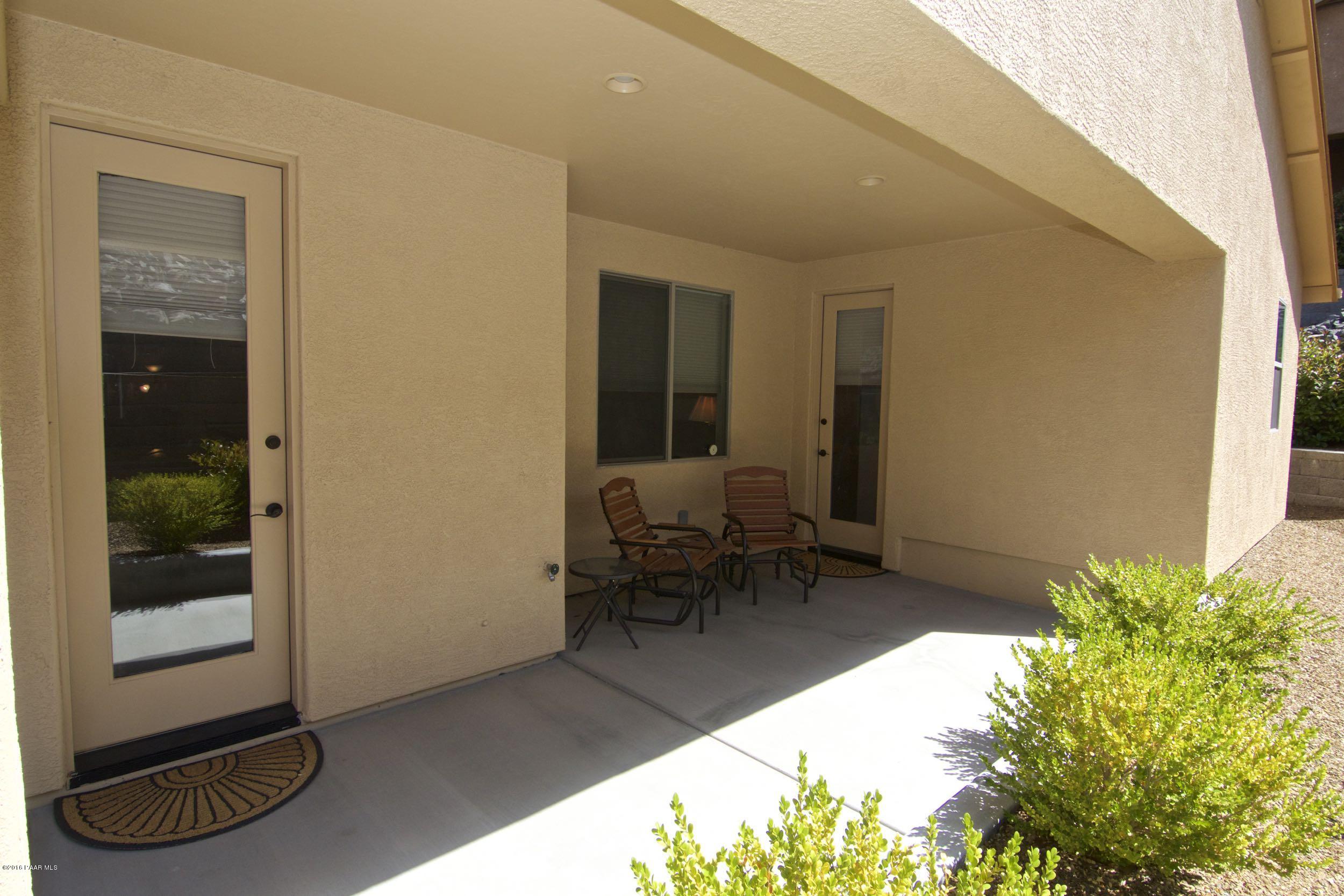 347 Breezy Road Prescott, AZ 86301 - Photo 8 of 28 Entry into Kitchen