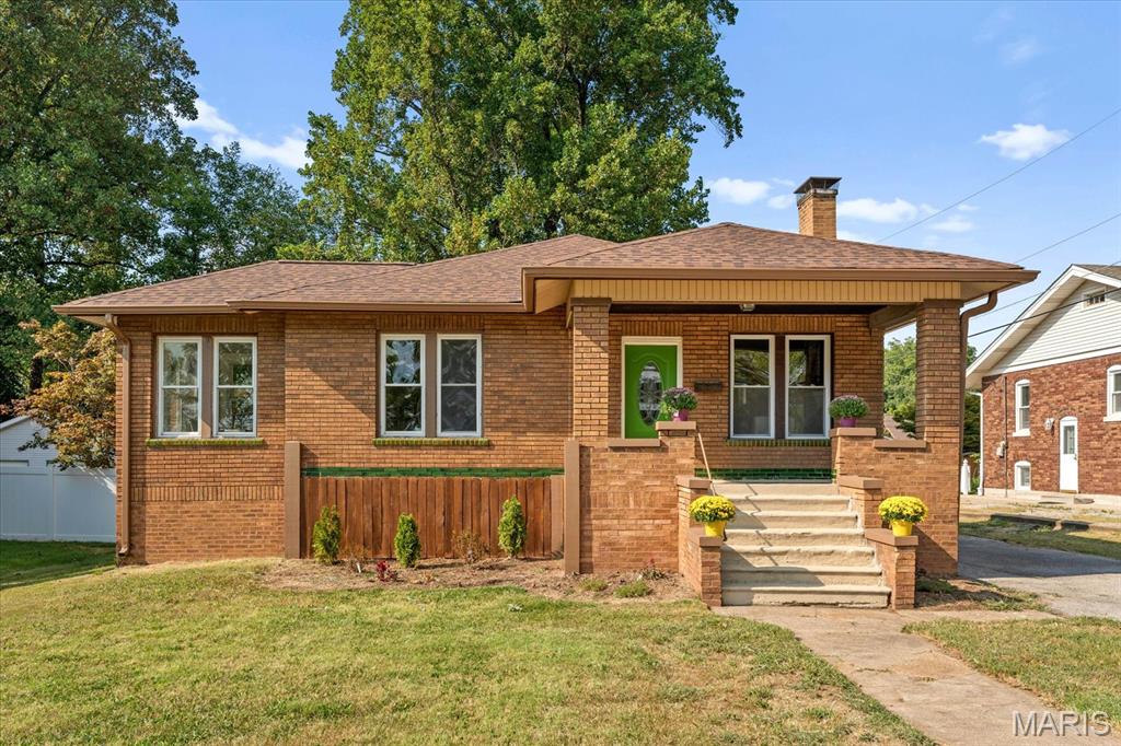 24 South 95th Street Belleville, IL 62223 - Photo 1 of 33