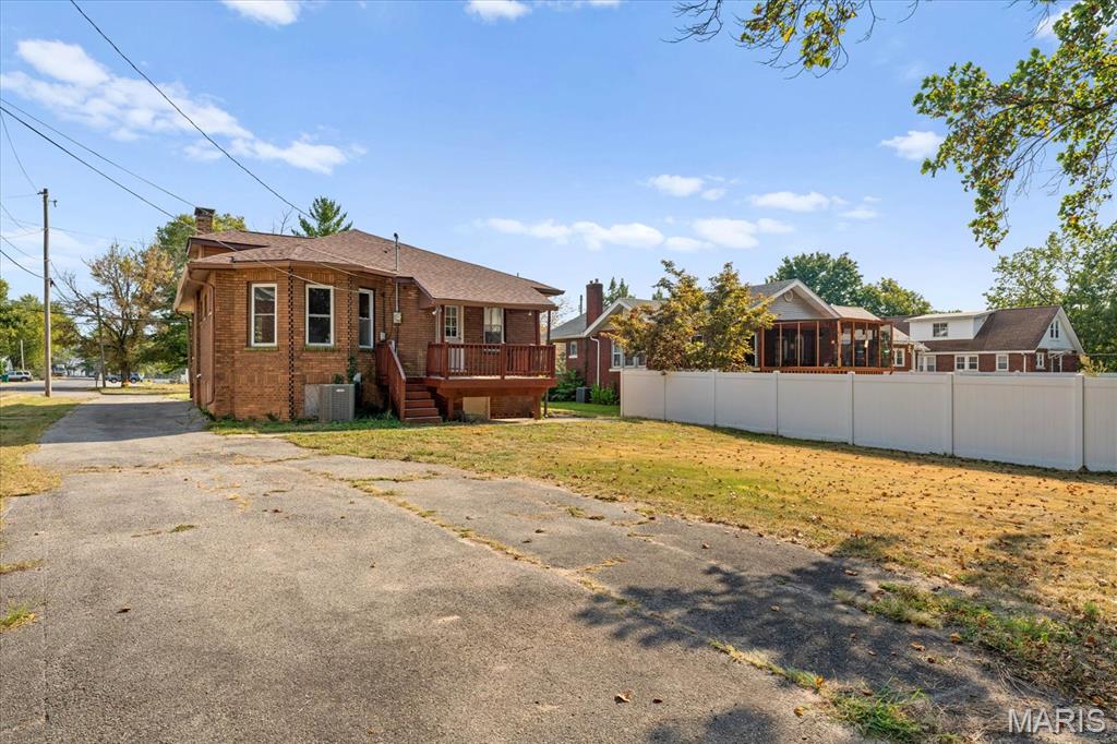 24 South 95th Street Belleville, IL 62223 - Photo 4 of 33