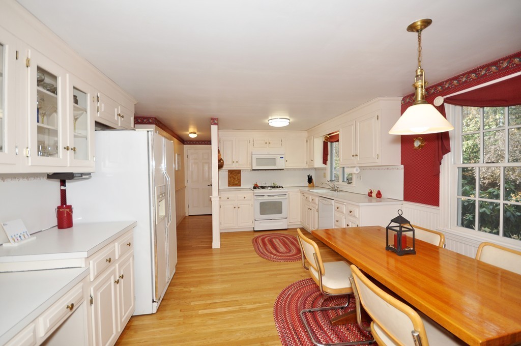 288 Border Road Concord, MA 01742 - Photo 5 of 18