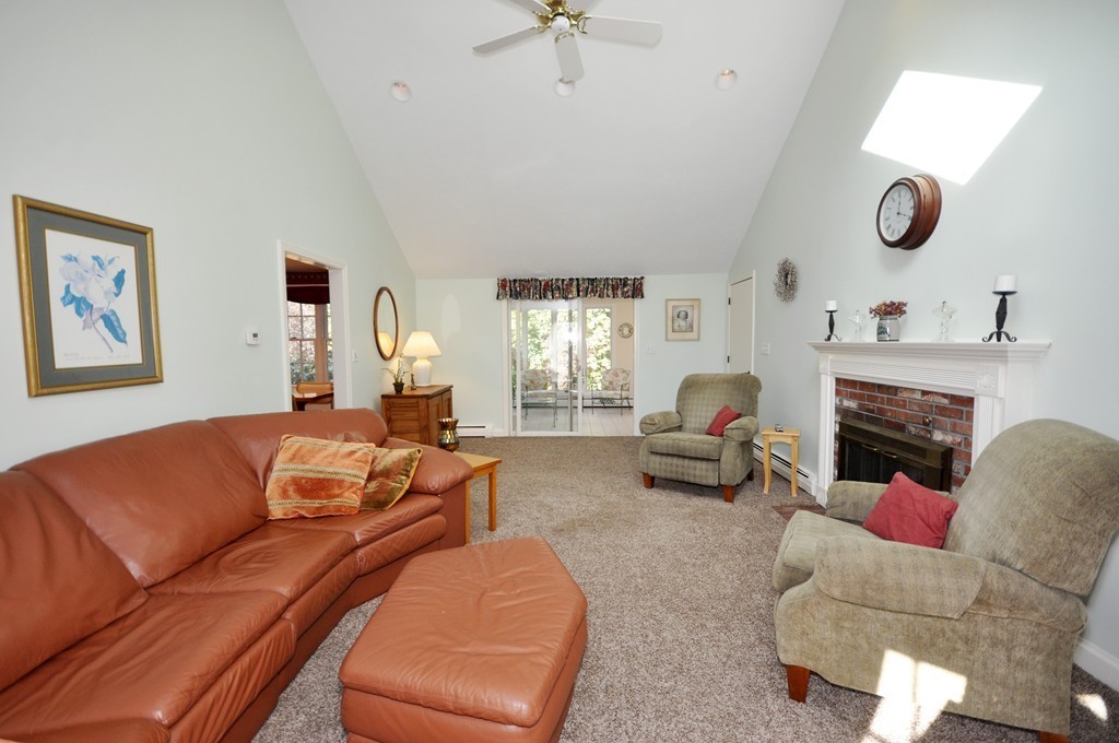 288 Border Road Concord, MA 01742 - Photo 8 of 18