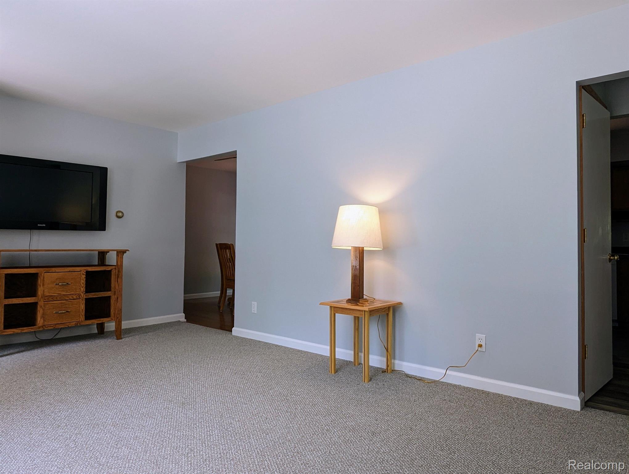 9140 Silver Lake Road Linden, MI 48451 - Photo 4 of 43