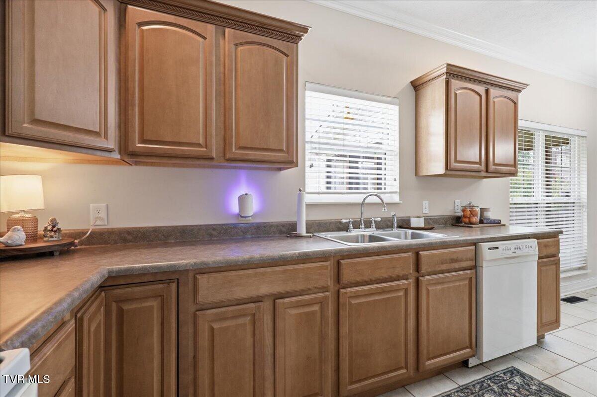 924 Saddle Ridge Lane Morristown, TN 37814 - Photo 14 of 42 14-009_7K9A3696
