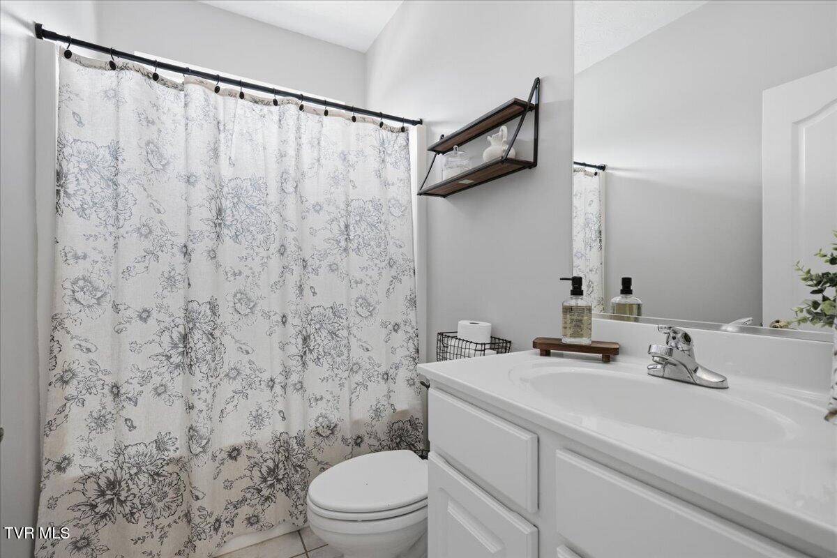 924 Saddle Ridge Lane Morristown, TN 37814 - Photo 18 of 42 18-033_7K9A3687
