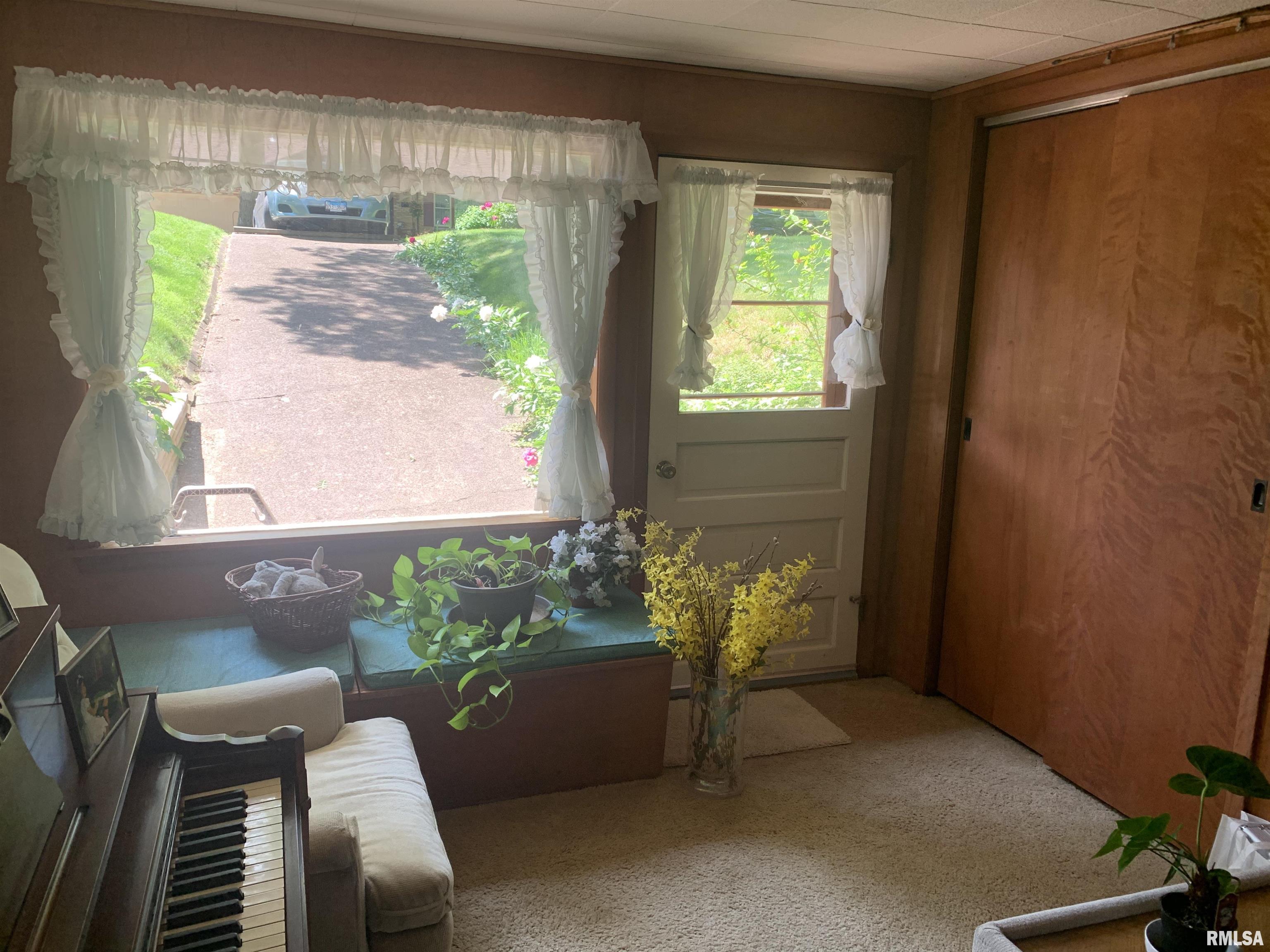 1811 East Maple Ridge Drive Peoria, IL 61603 - Photo 22 of 34