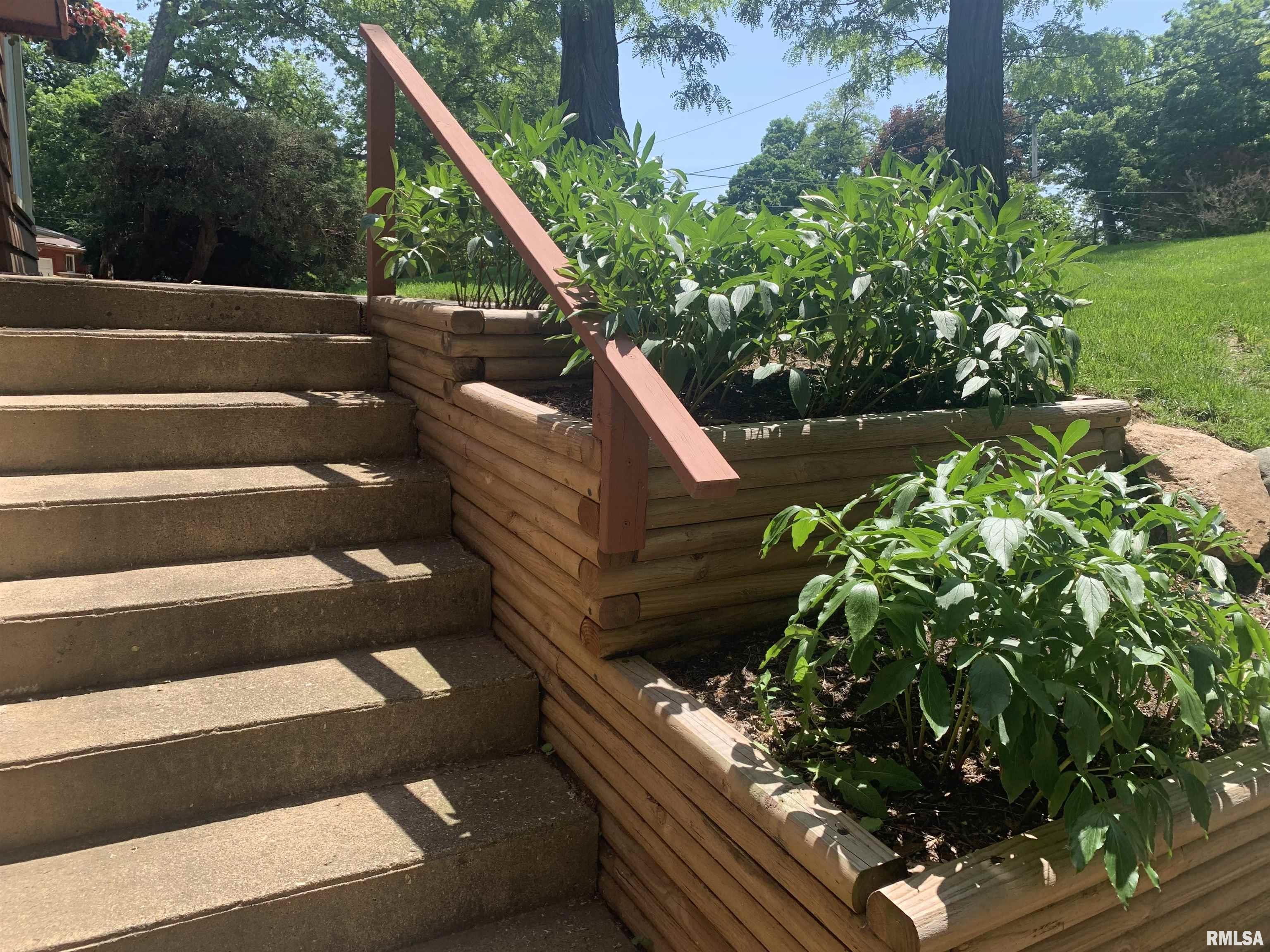 1811 East Maple Ridge Drive Peoria, IL 61603 - Photo 32 of 34