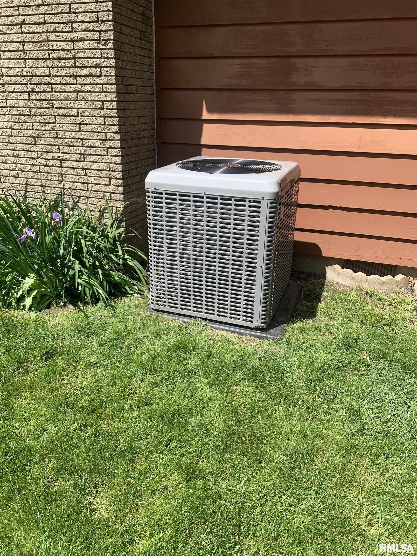 1811 East Maple Ridge Drive Peoria, IL 61603 - Photo 33 of 34