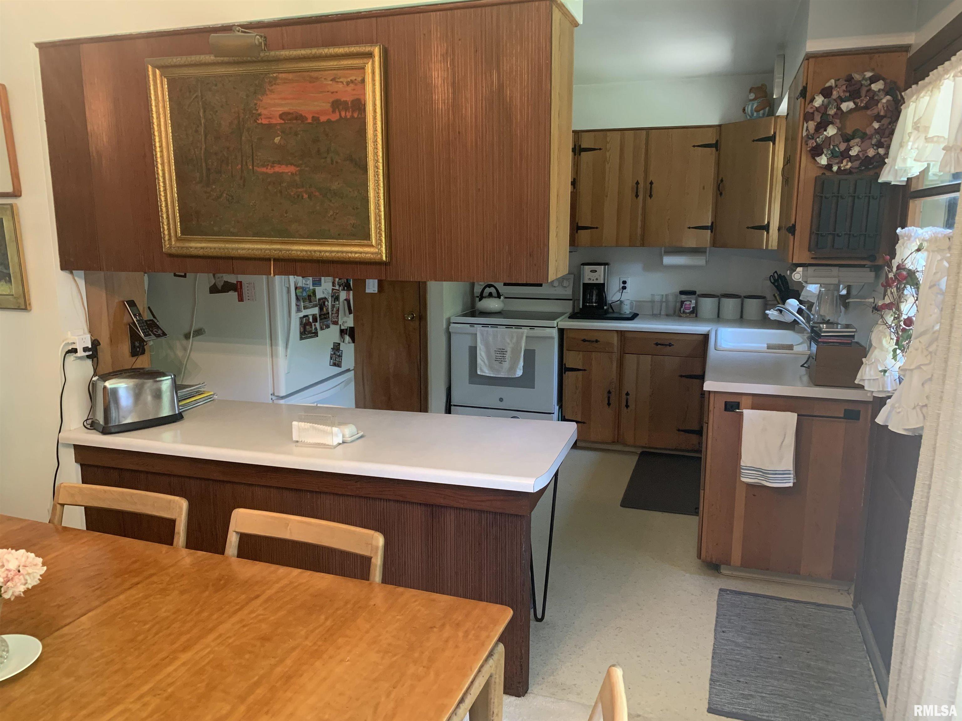 1811 East Maple Ridge Drive Peoria, IL 61603 - Photo 7 of 34