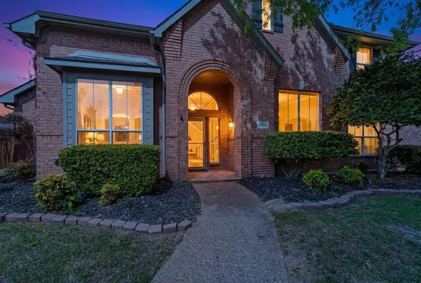 $572,470 | 3905 Lakeside Drive, Rowlett, TX 75088