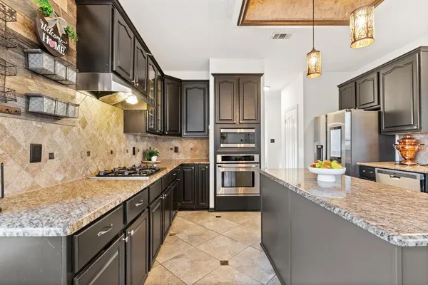$572,470 | 3905 Lakeside Drive, Rowlett, TX 75088