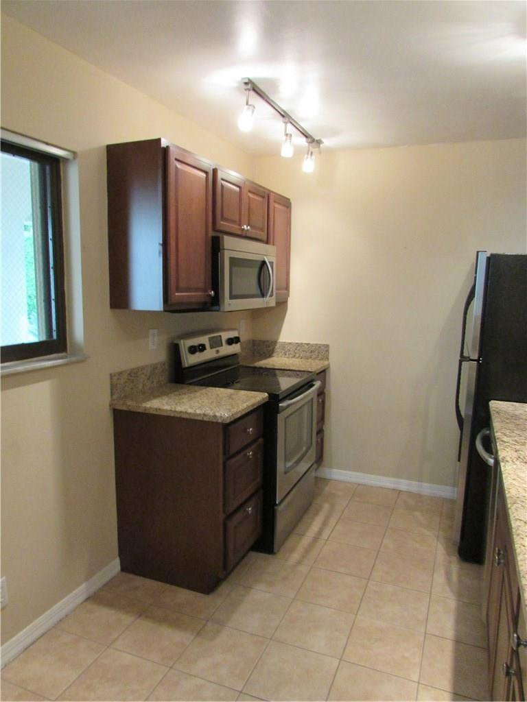 140 Northwest 70th Street, Unit 102 Boca Raton, FL 33487 - Photo 3 of 16 Photo 3