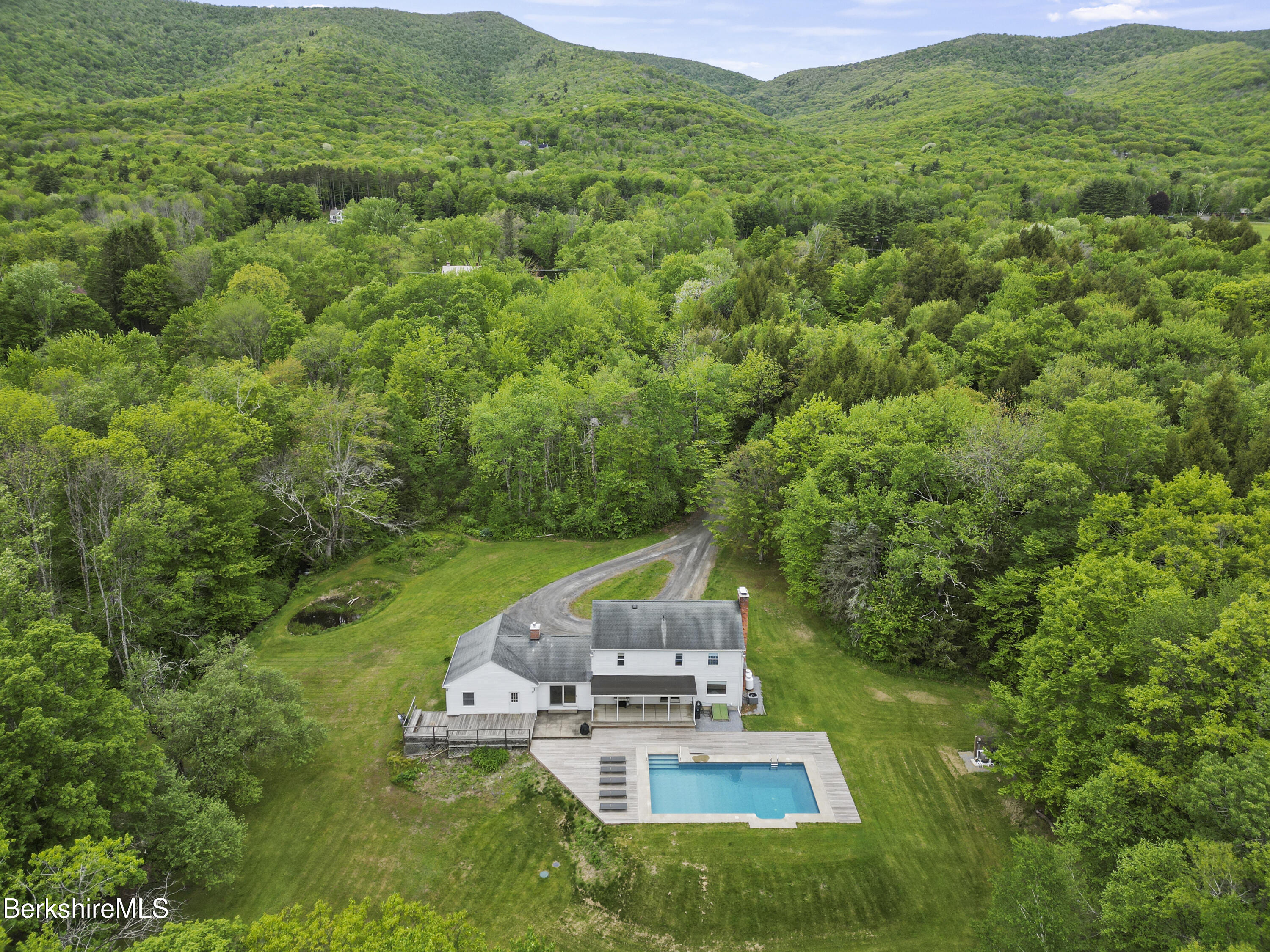 888 Hancock Road Williamstown, MA 01267 - Photo 74 of 78 915 Aerial View