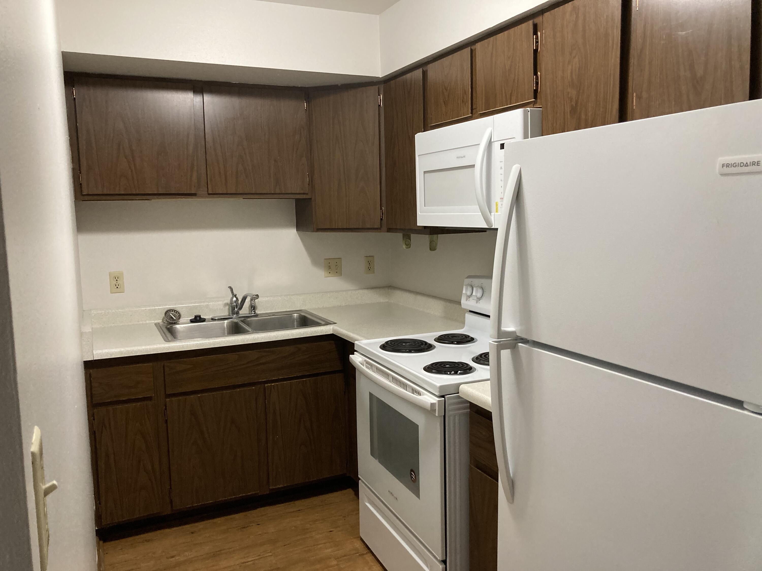 5000 West Cold Spring Road Greenfield, WI 53220 - Photo 2 of 9 Kitchen