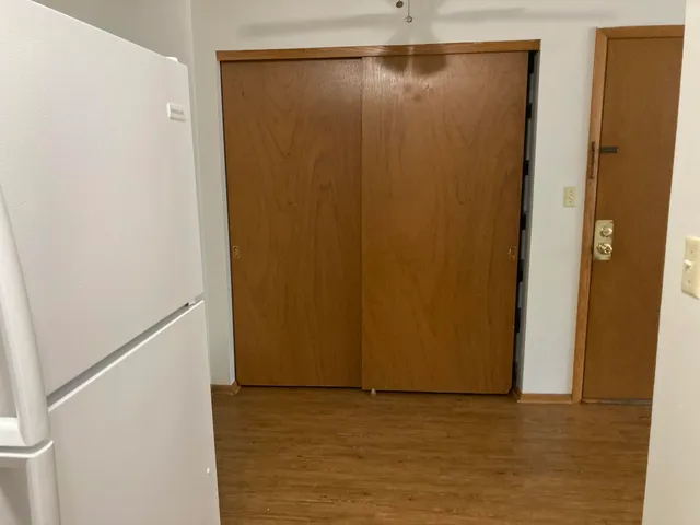 $925 | 5000 West Cold Spring Road, Greenfield, WI 53220