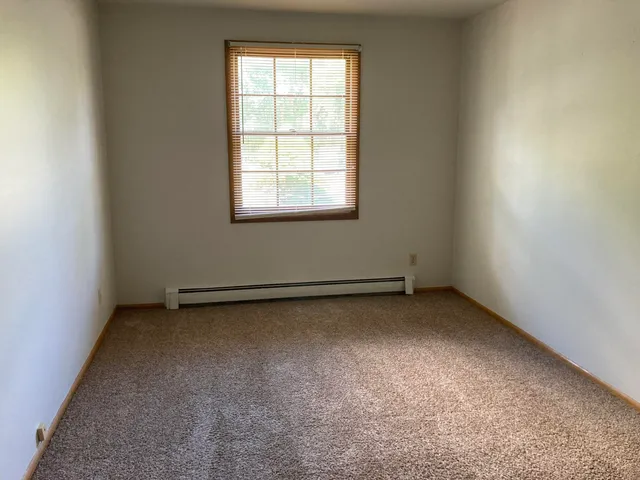 $925 | 5000 West Cold Spring Road, Greenfield, WI 53220