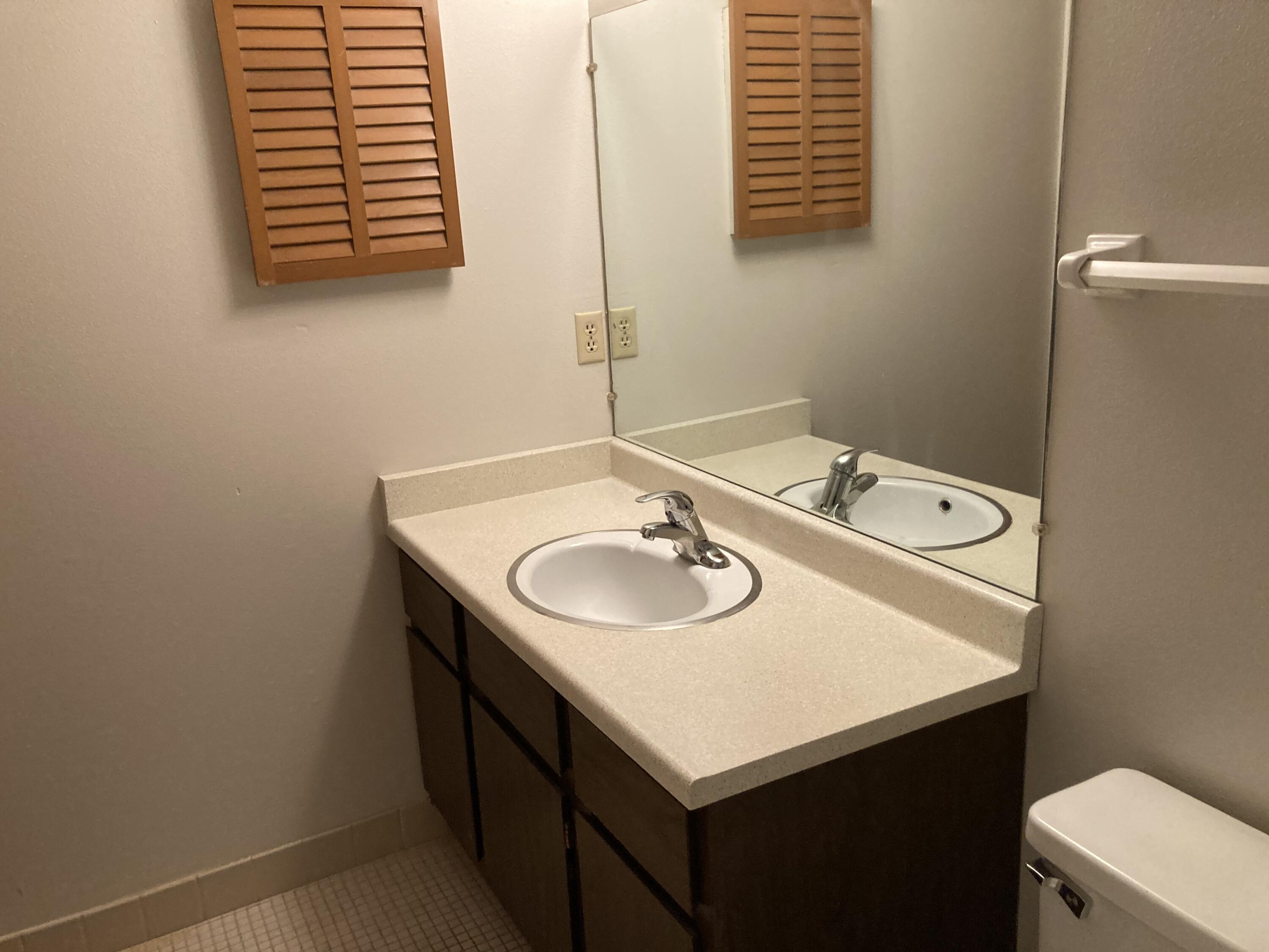 5000 West Cold Spring Road Greenfield, WI 53220 - Photo 9 of 9 Bathroom (2)