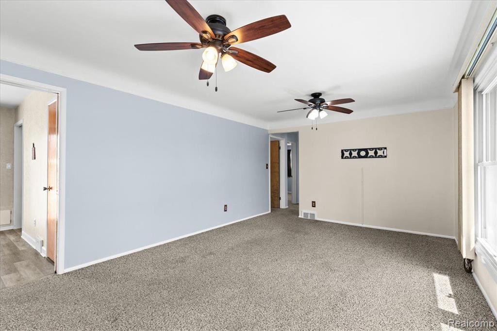 36904 Pinewood Road Wayne, MI 48184 - Photo 12 of 35 Gallery Image 12