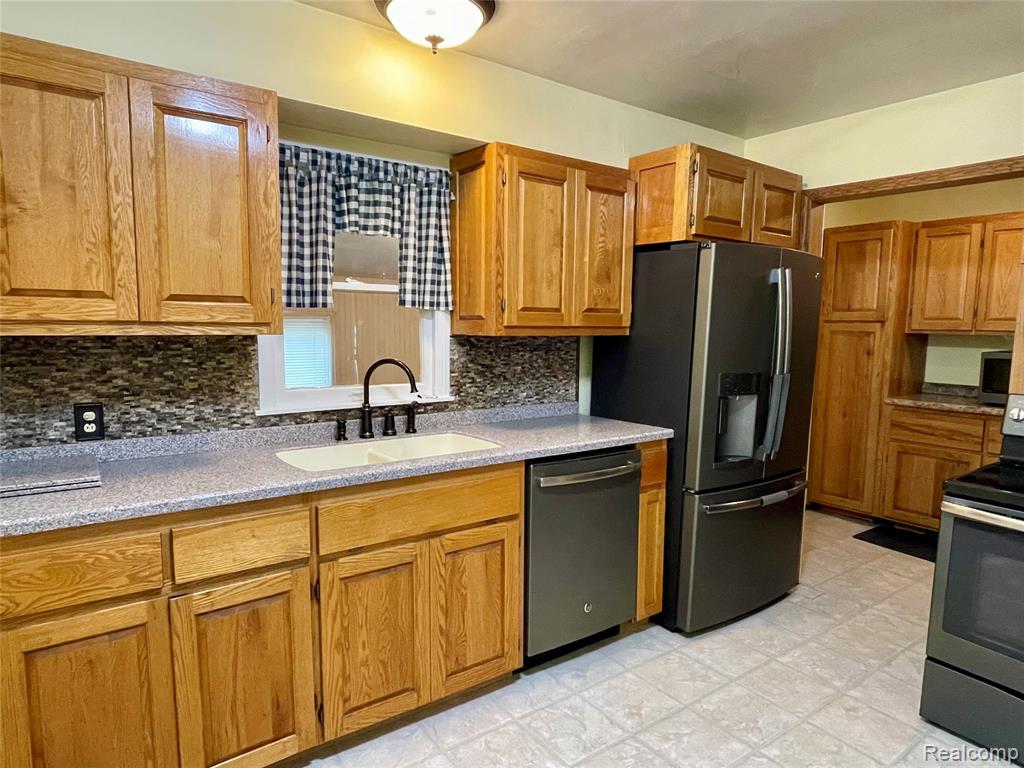 10444 Quirk Road Belleville, MI 48111 - Photo 15 of 35