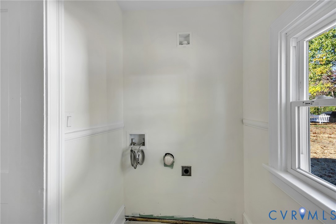 7232 Edgeworth Road Mechanicsville, VA 23111 - Photo 23 of 31 Washroom featuring hookup for a washing machine an