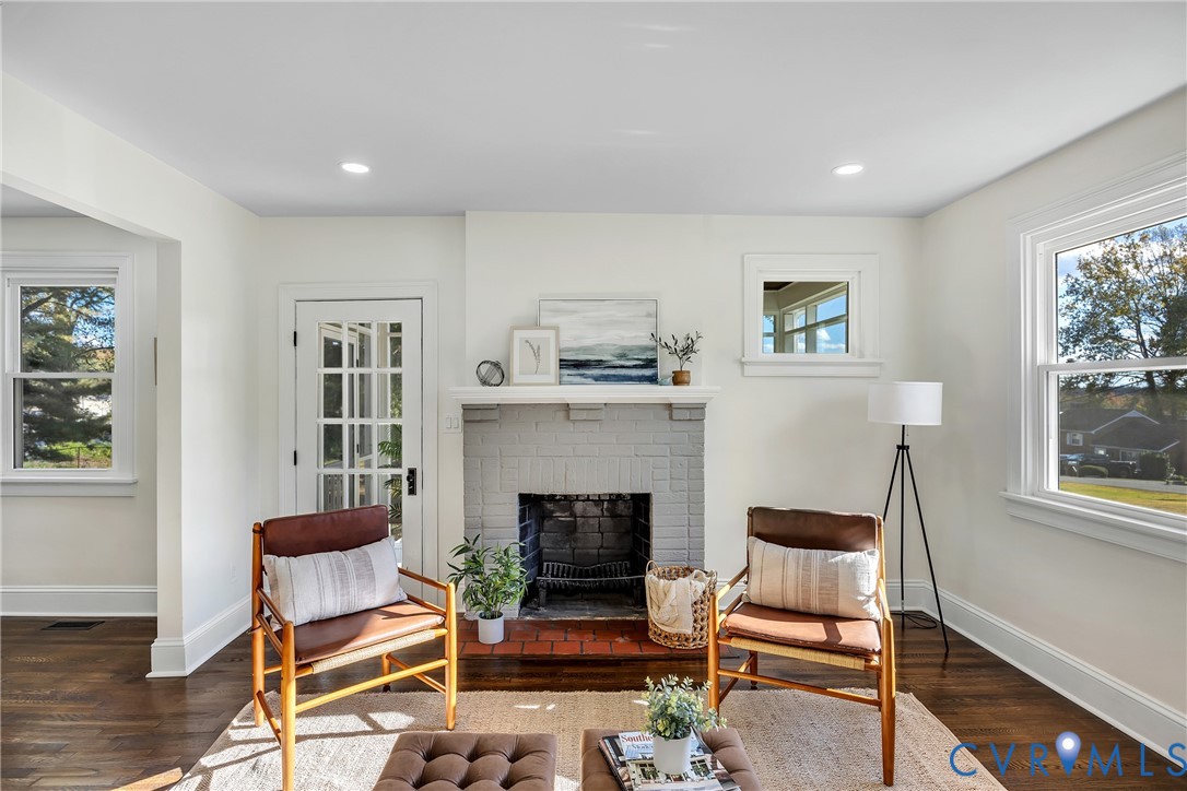 7232 Edgeworth Road Mechanicsville, VA 23111 - Photo 6 of 31 Sitting room with healthy amount of natural light,