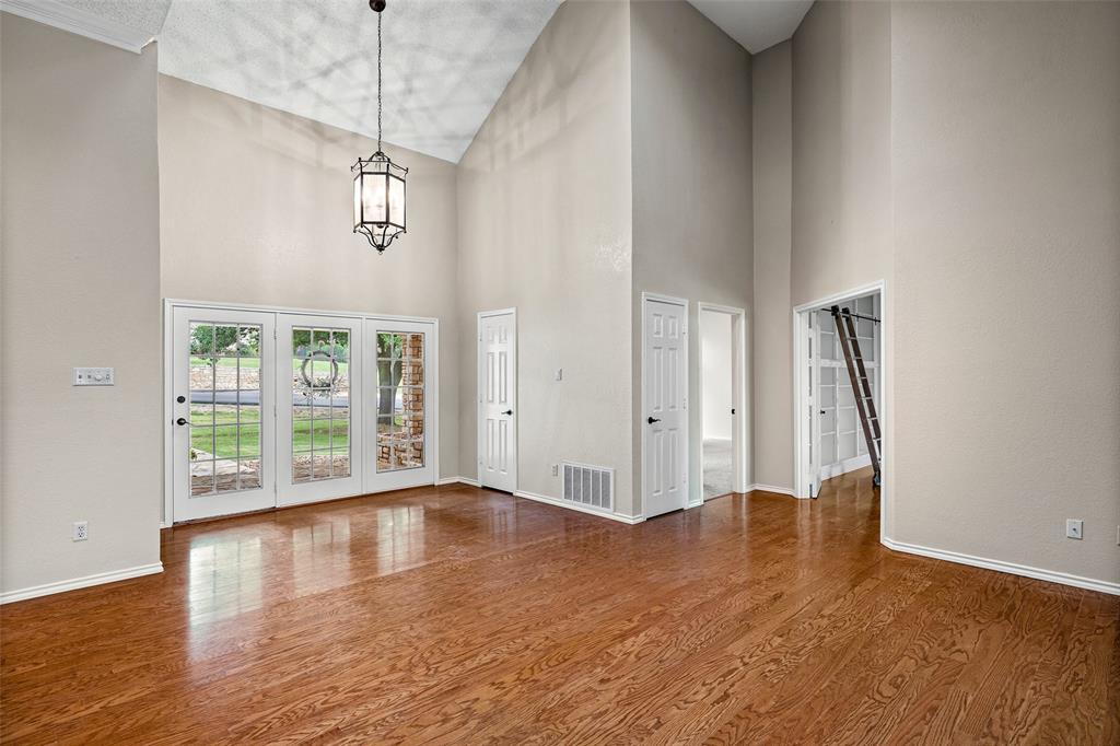 10100 Ravenswood Road Granbury, TX 76049 - Photo 10 of 40
