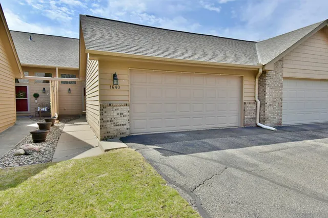 $519,000 | 1640 Waterbury, Waconia, MN 55387