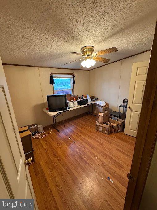 118 Beth Place Dover, DE 19901 - Photo 9 of 13 a living room with furniture and a flat screen tv