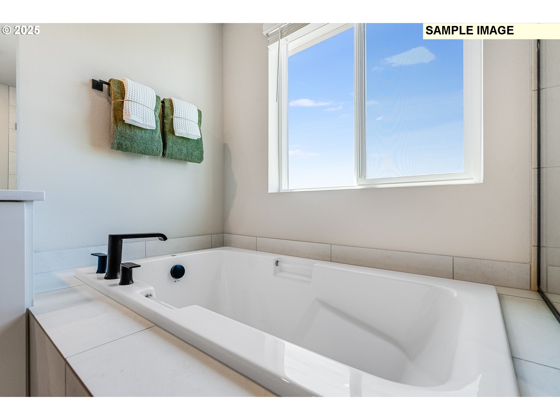 2650 South 4th Way Ridgefield, WA 98642 - Photo 28 of 43 a bathroom with a bathtub