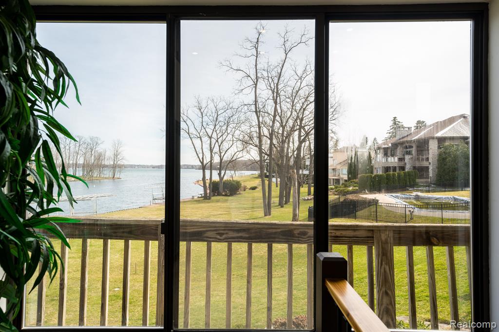 4851 Commerce Road West Bloomfield, MI 48324 - Photo 47 of 71