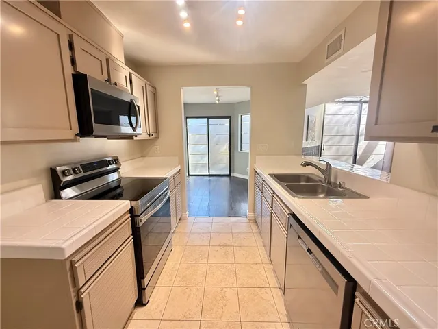 $559,800 | 13096 Le Parc Boulevard, Unit 92, Chino Hills, CA 91709