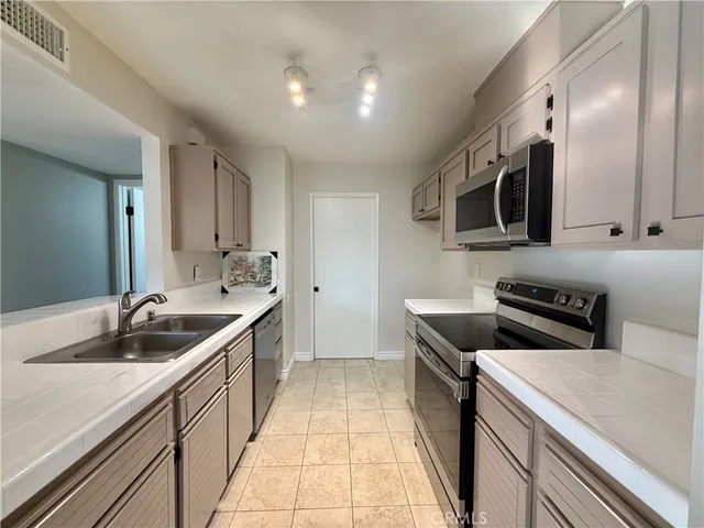 $559,800 | 13096 Le Parc Boulevard, Unit 92, Chino Hills, CA 91709