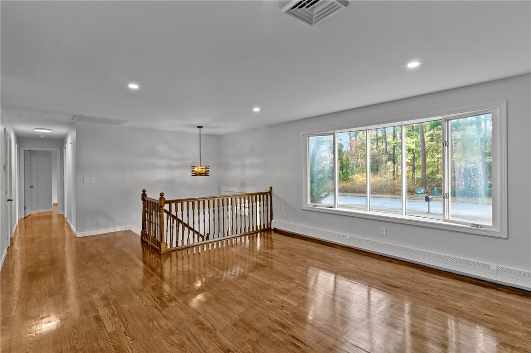 39 Circlewood Drive Coventry, RI 02816 - Photo 13 of 44