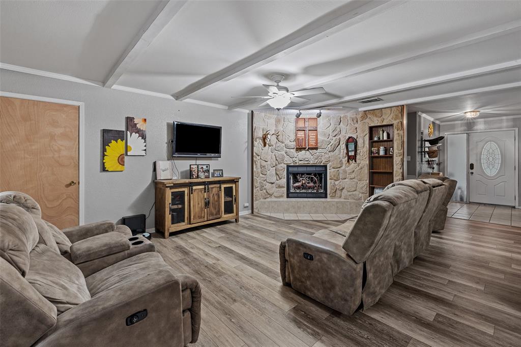4111 Davis Road Granbury, TX 76049 - Photo 6 of 33