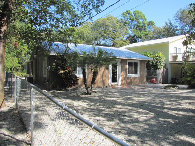 648 Palma Road Key Largo, FL 33037 - Photo 2 of 23 IMG_1065