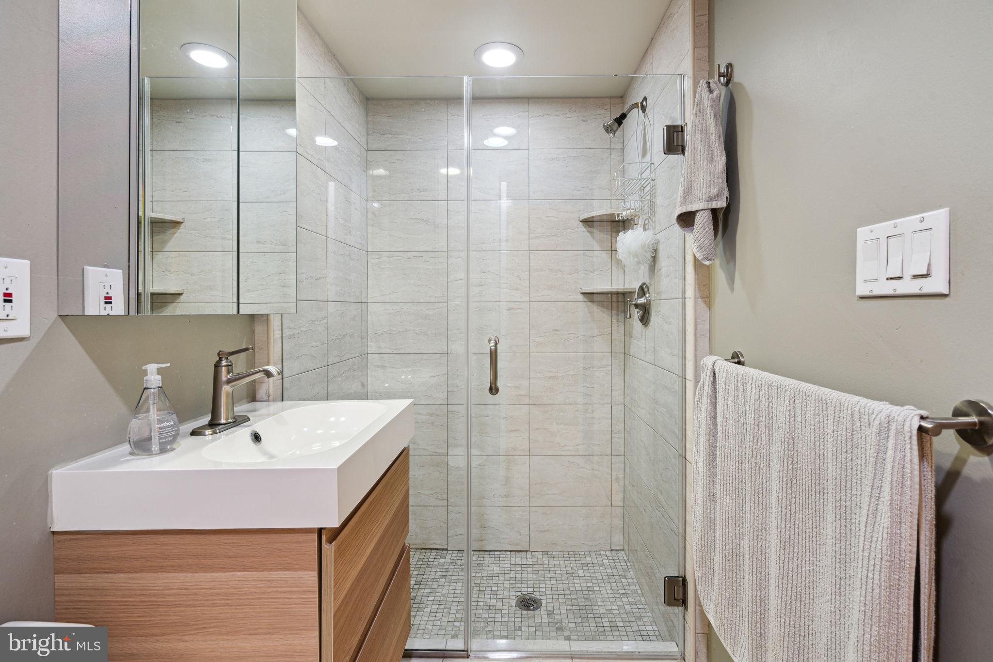 1108 Spruce Street, Unit 2F 2 Philadelphia, PA 19107 - Photo 19 of 20