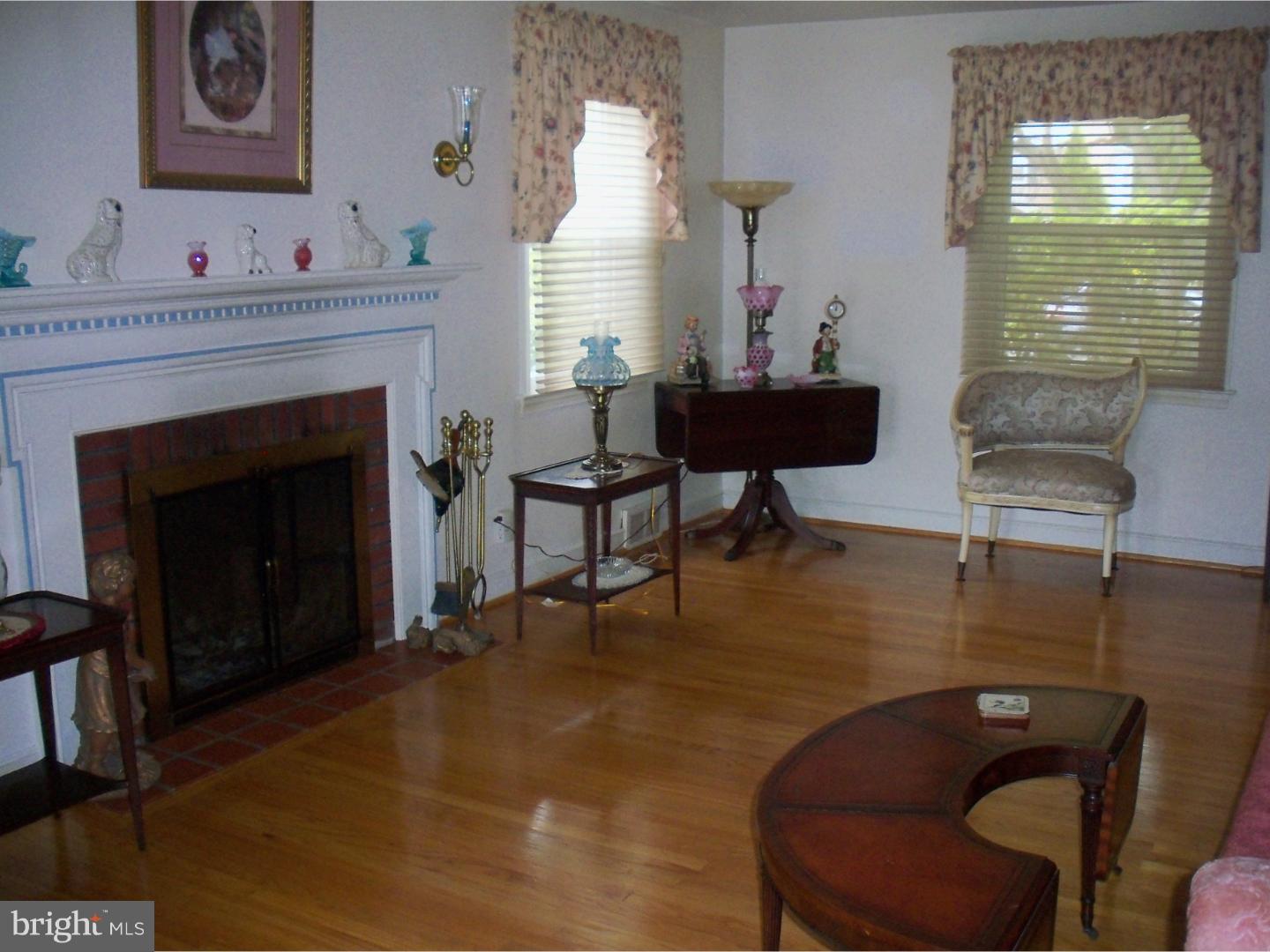 9 Lawnside Road Cheltenham, PA 19012 - Photo 5 of 19 Living Room