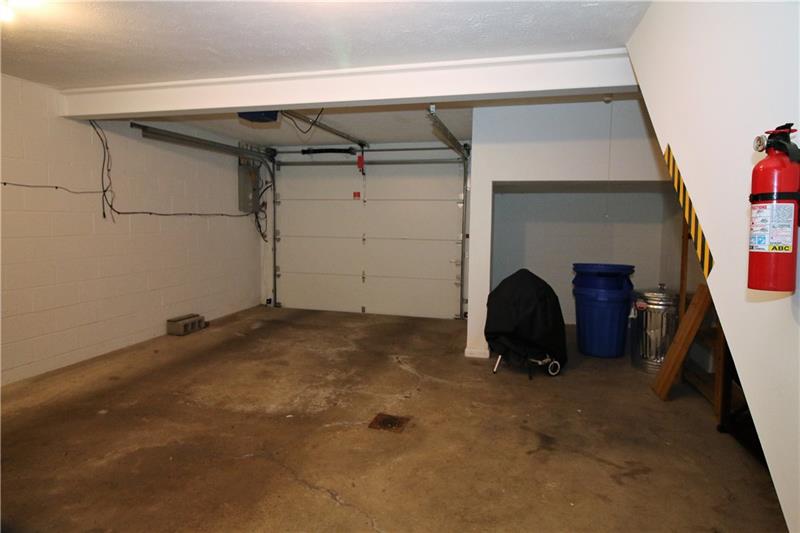 325 Spring Run Drive Monroeville, PA 15146 - Photo 17 of 20 Spacious 1+ garage