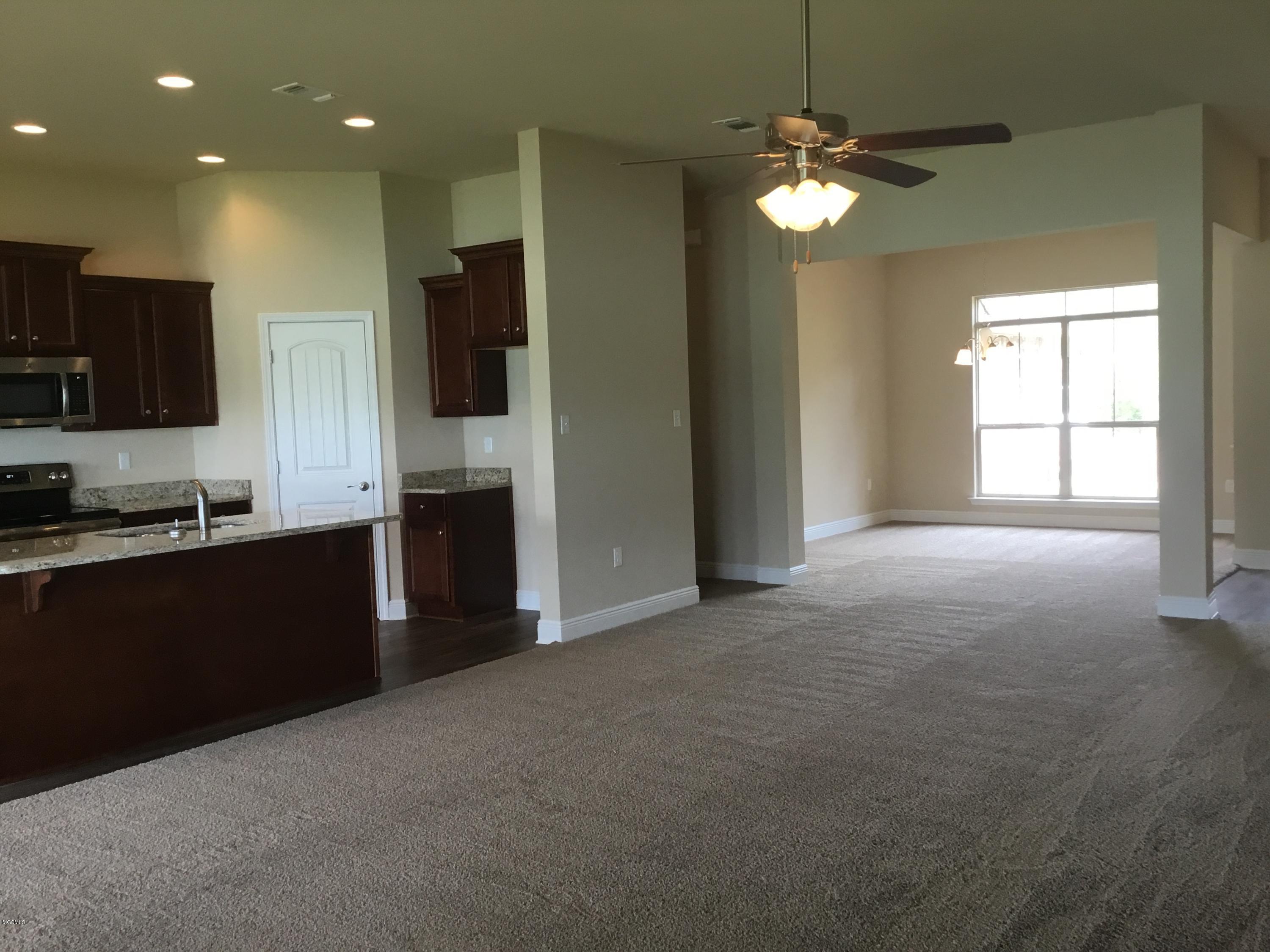 14003 Hudson Krohn Road Biloxi, MS 39532 - Photo 19 of 44 Kitchen