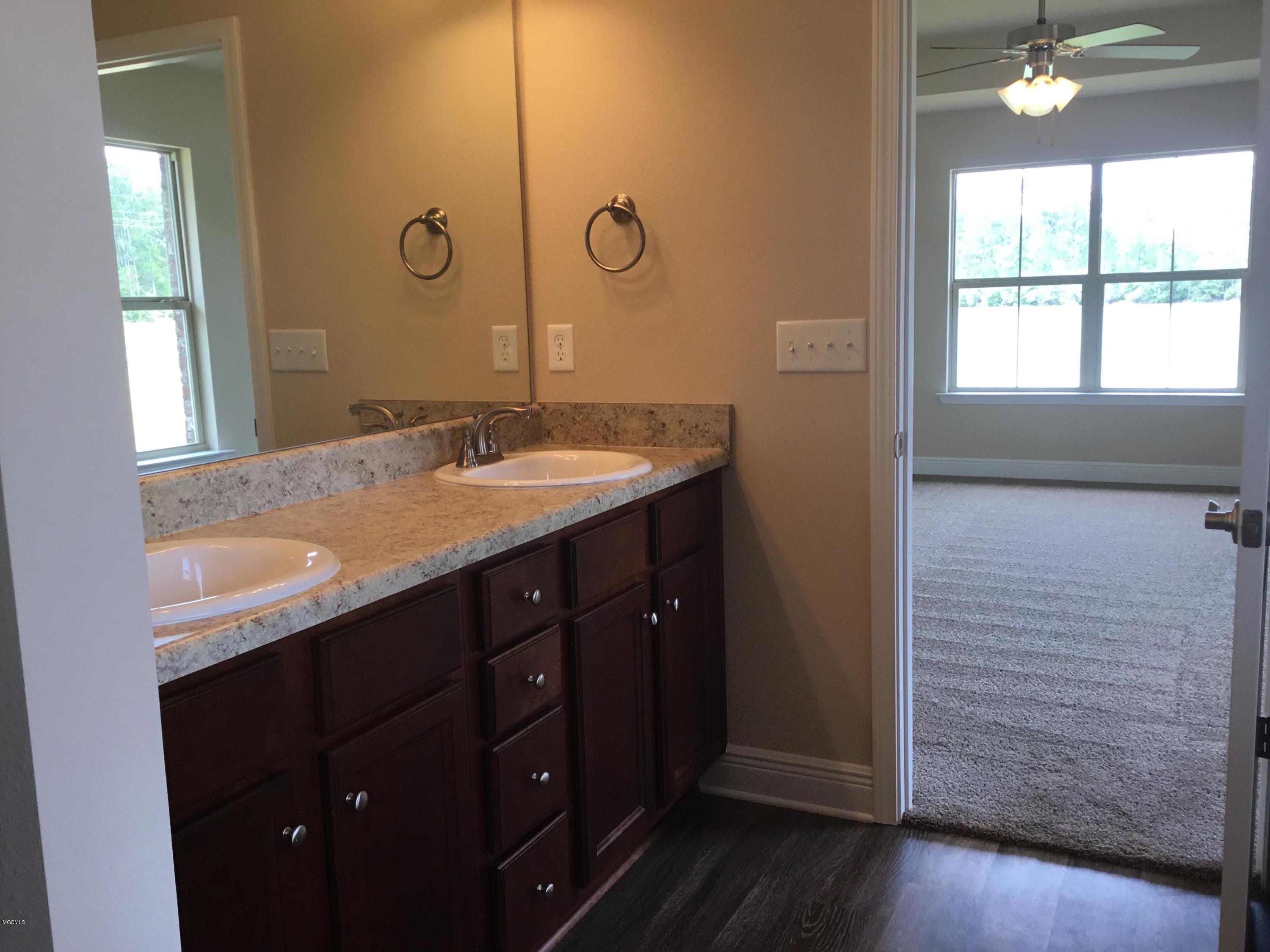 14003 Hudson Krohn Road Biloxi, MS 39532 - Photo 36 of 44 Master Spa