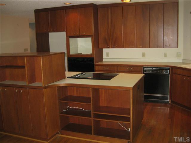 2409 Tyson Street Raleigh, NC 27612 - Photo 5 of 12 Kitchen