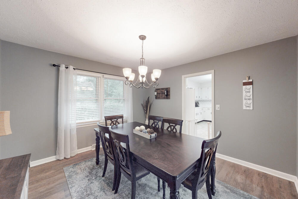 613 Cardinal Drive Aiken, SC 29803 - Photo 4 of 27 Dining Room!