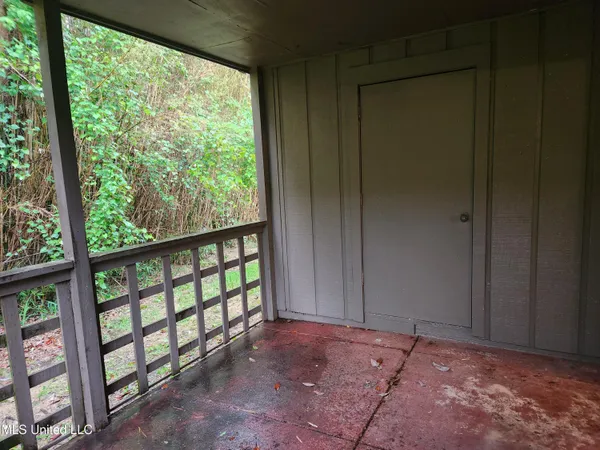 $95,000 | 413 Kahler Street, Unit 27, Gulfport, MS 39507